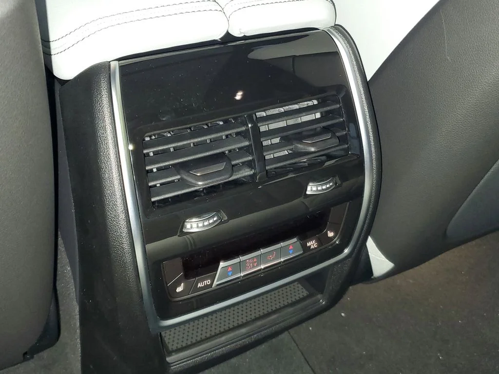 Used 2026 White BMW sDrive40i image 12
