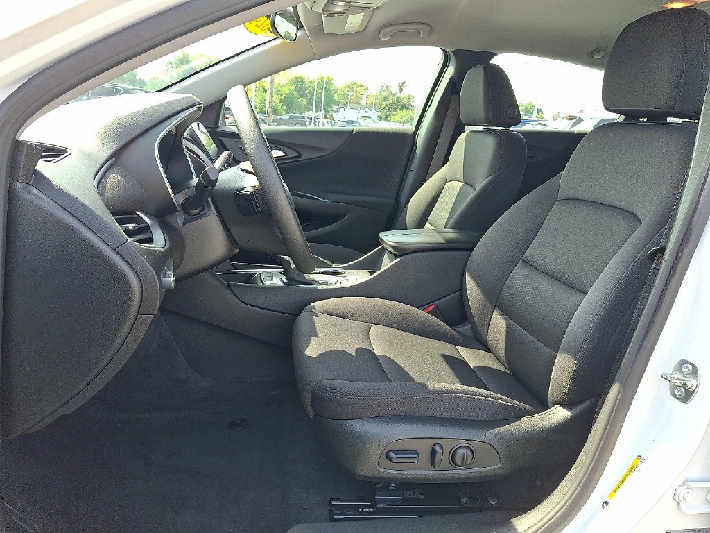 Used 2024 White Chevrolet LT image 15
