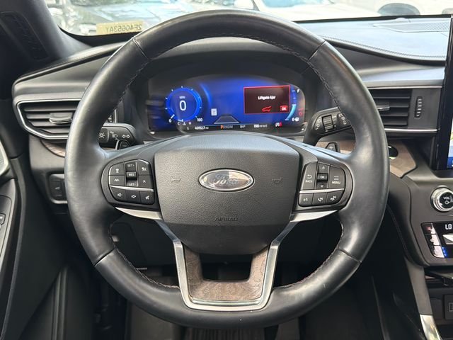Used 2020 Black Ford Platinum image 24