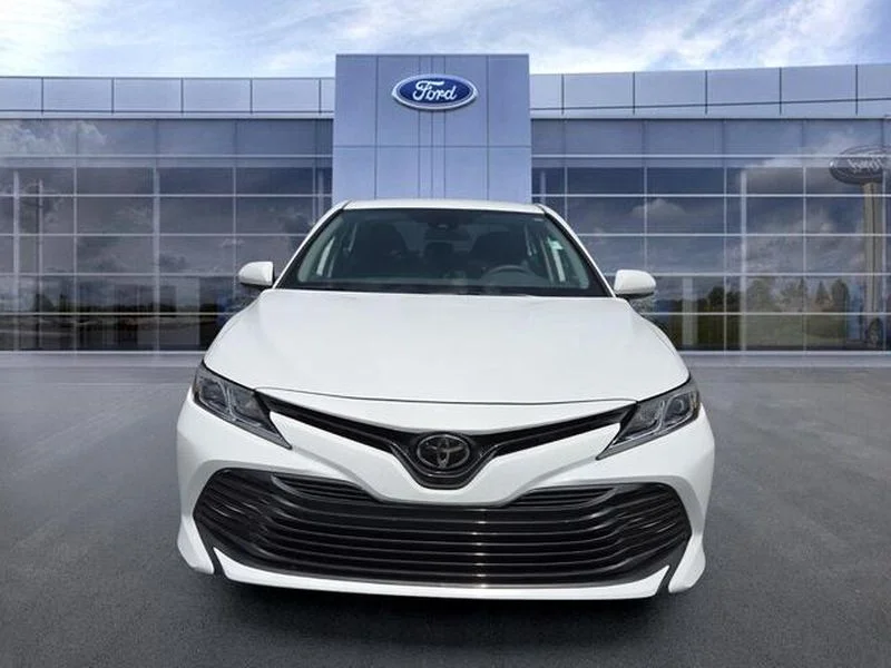 Used 2019 Super White Toyota LE image 3