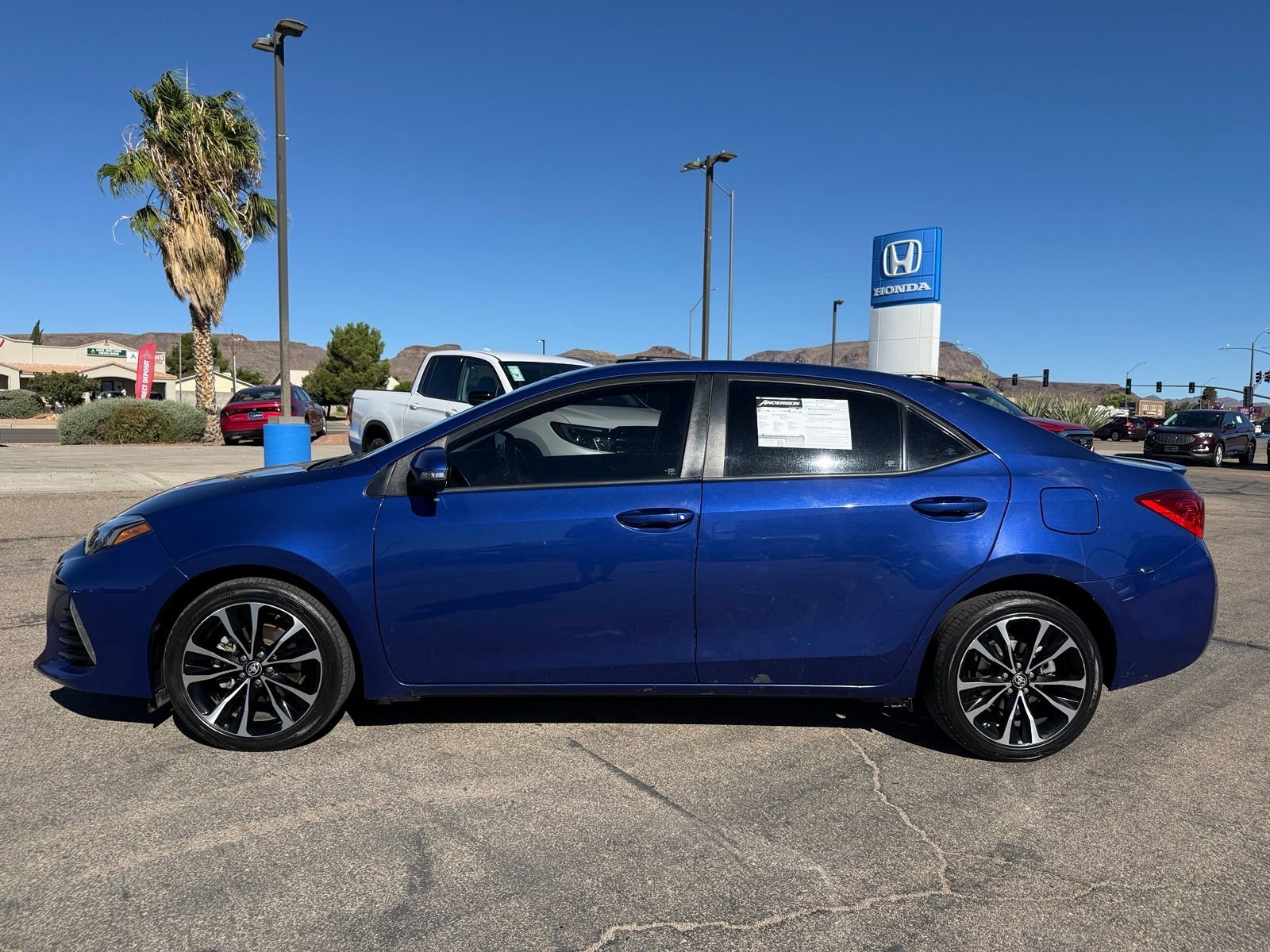 Used 2018 Blue Toyota SE image 10