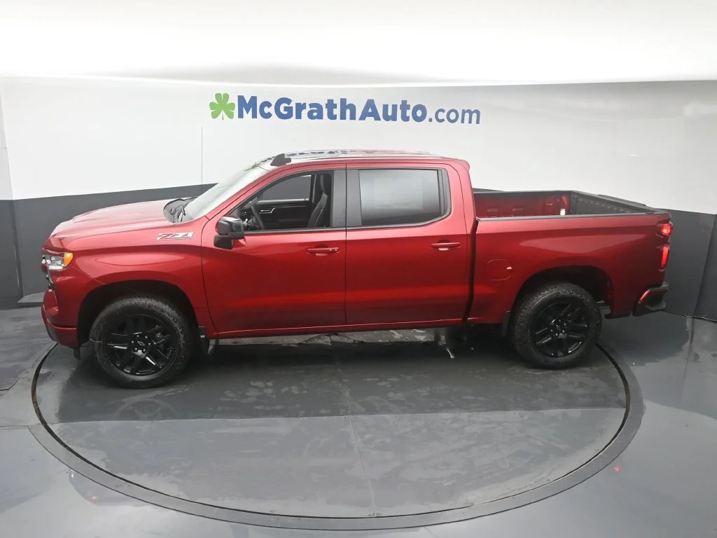 Used 2025 Red Chevrolet RST image 24