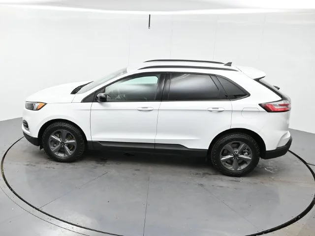 Used 2024 Oxford White Ford SEL image 35