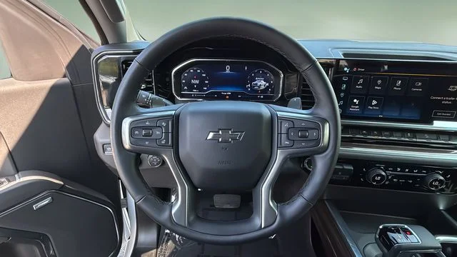 Used 2025 White Chevrolet LT Trail Boss image 11