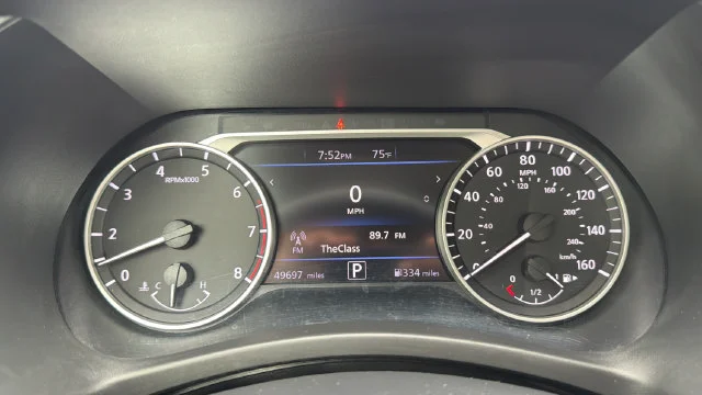 Used 2025 Gray Nissan SV image 13