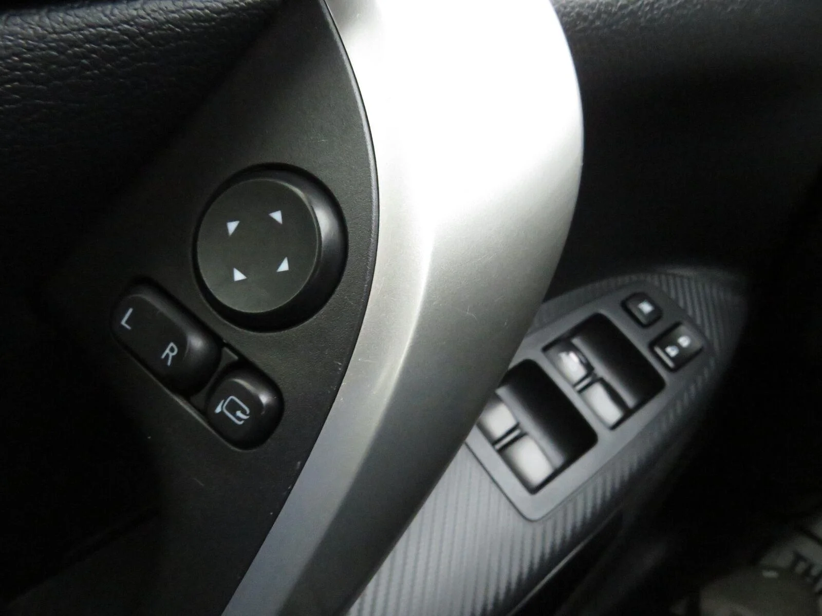 Used 2023 Black Mitsubishi SE image 31