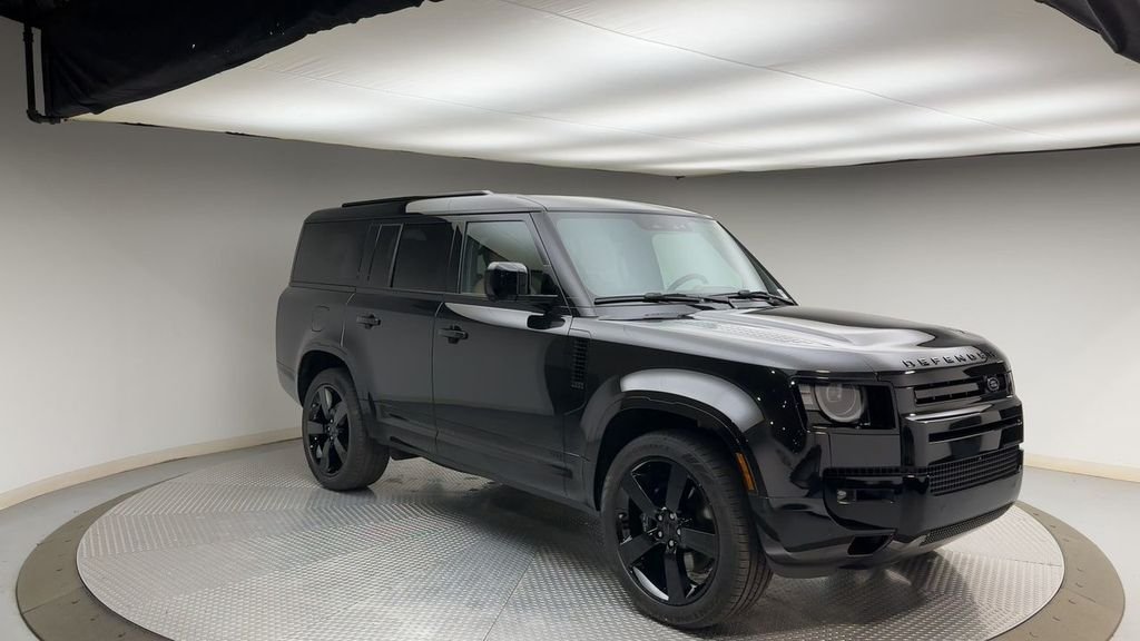New 2026 Santorini Black Land Rover V8 image 8