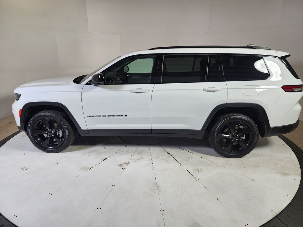 Certified Used 2025 White Jeep Limited image 5