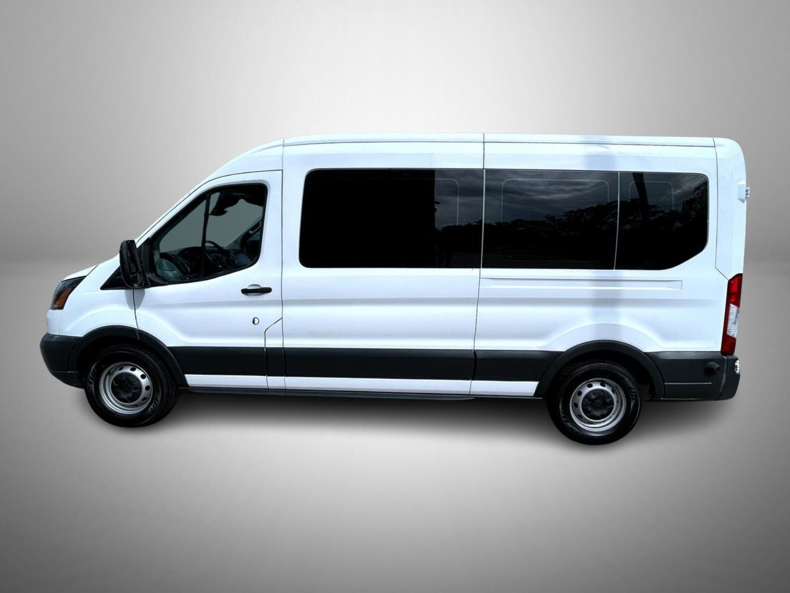 Used 2018 White Ford XL image 8