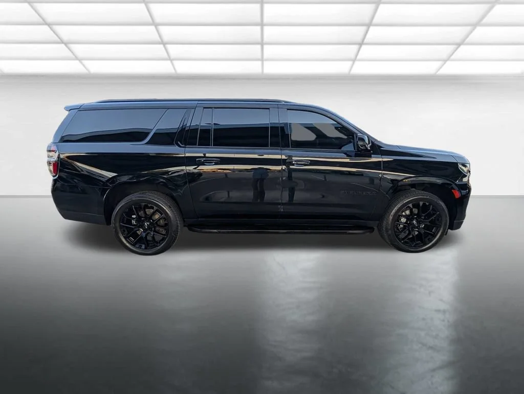 2022 Chevrolet Suburban RST - Photo 34