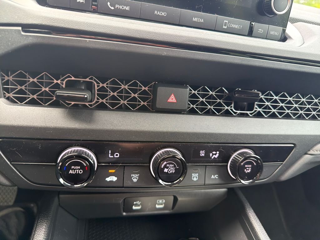 Used 2023 White Honda LX image 11