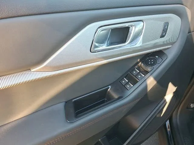 New 2026 Agate Black Metallic Ford Active image 7
