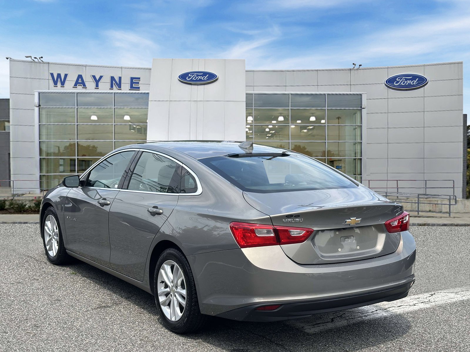 Used 2017 Pepperdust Metallic Chevrolet LT image 4