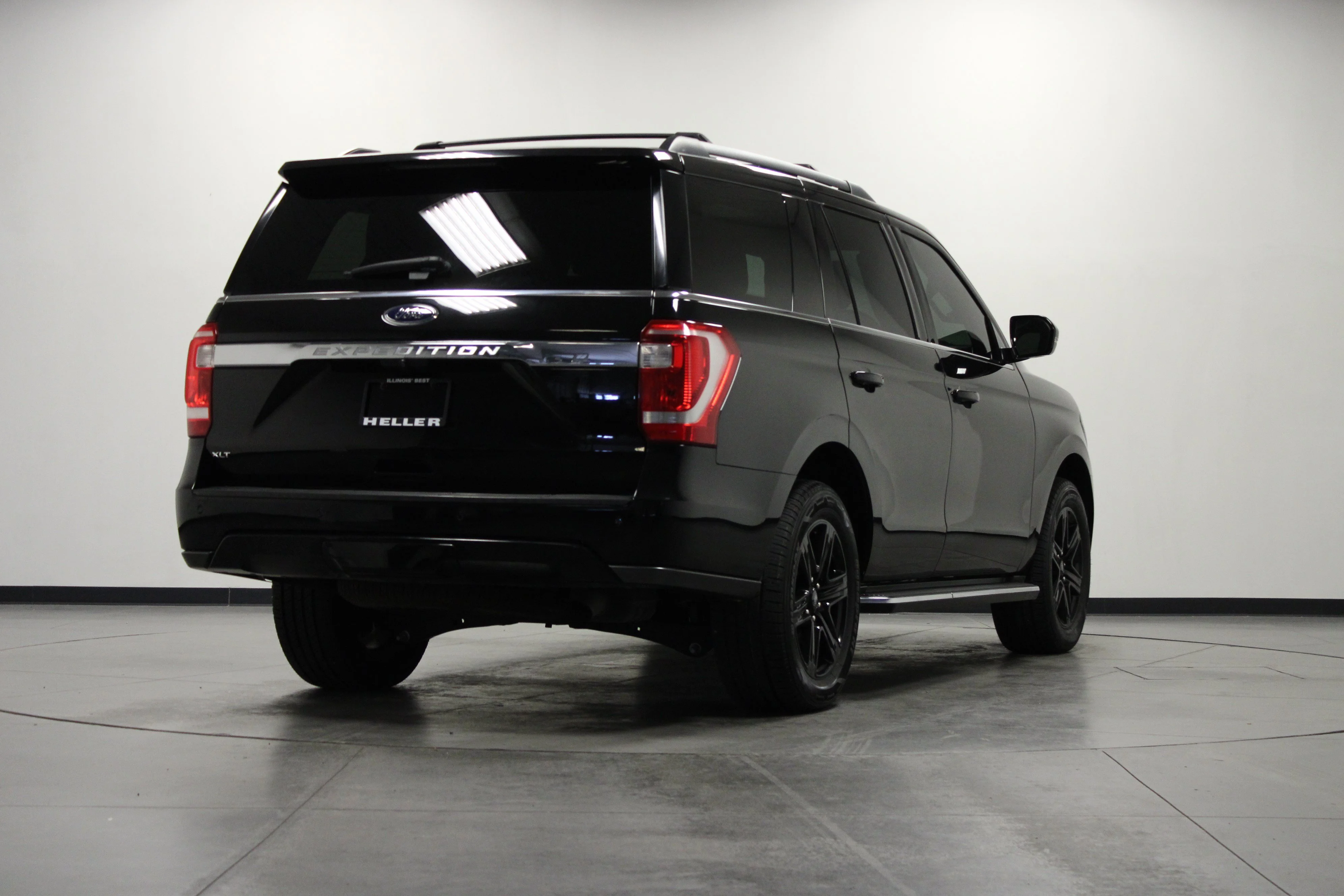 Used 2020 Black Ford XLT image 4