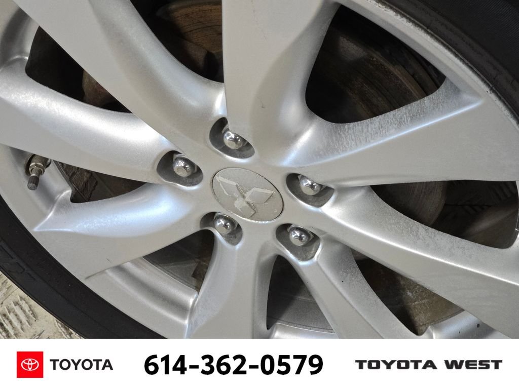 Used 2012  Mitsubishi SE image 11