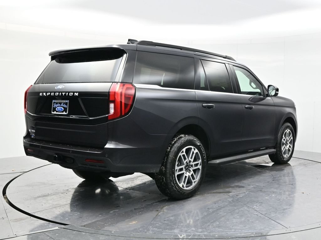 New 2025 Dark Matter Gray Metallic Ford Active image 5