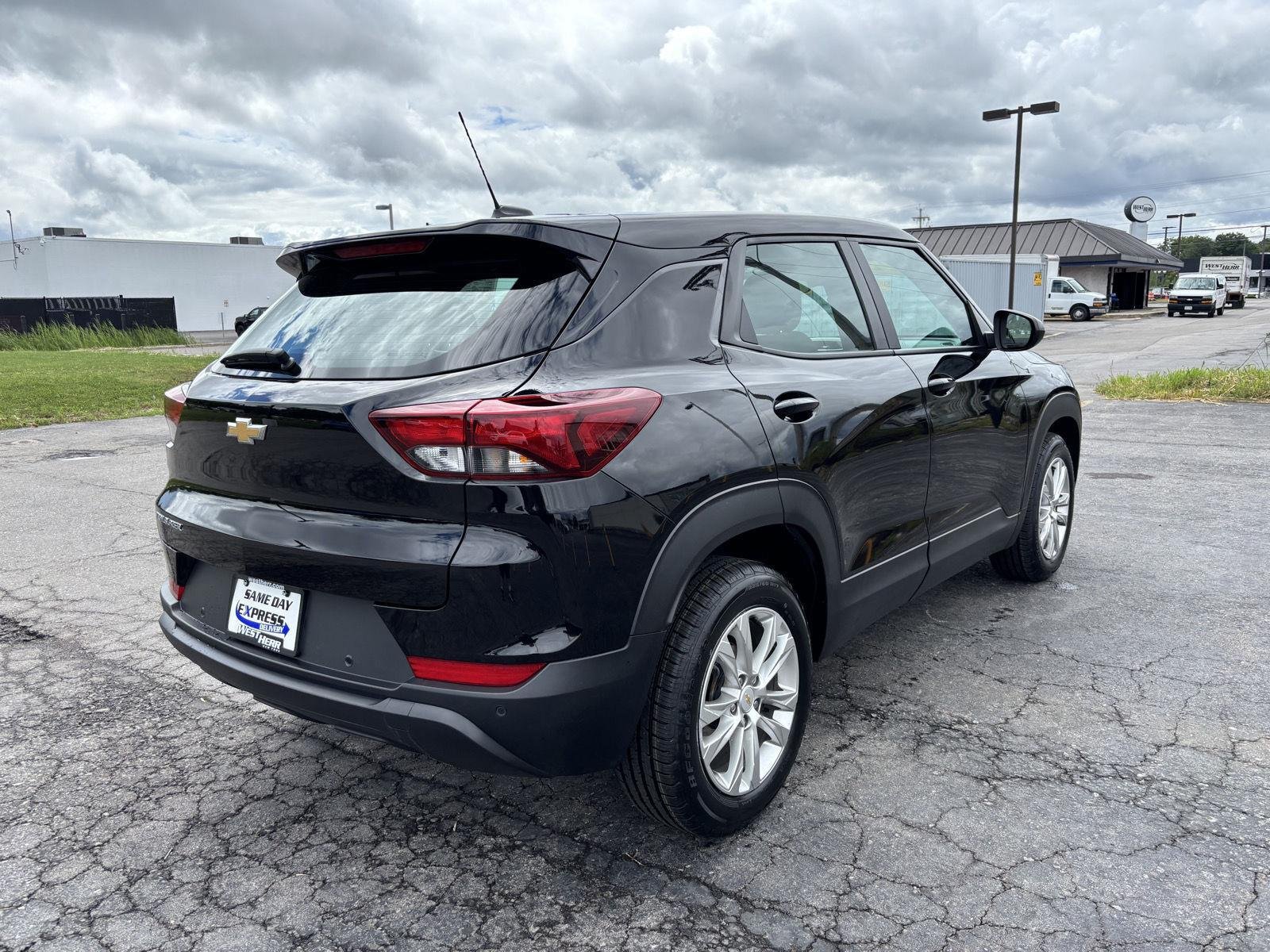 Used 2022 Mosaic Black Metallic Chevrolet LS image 7