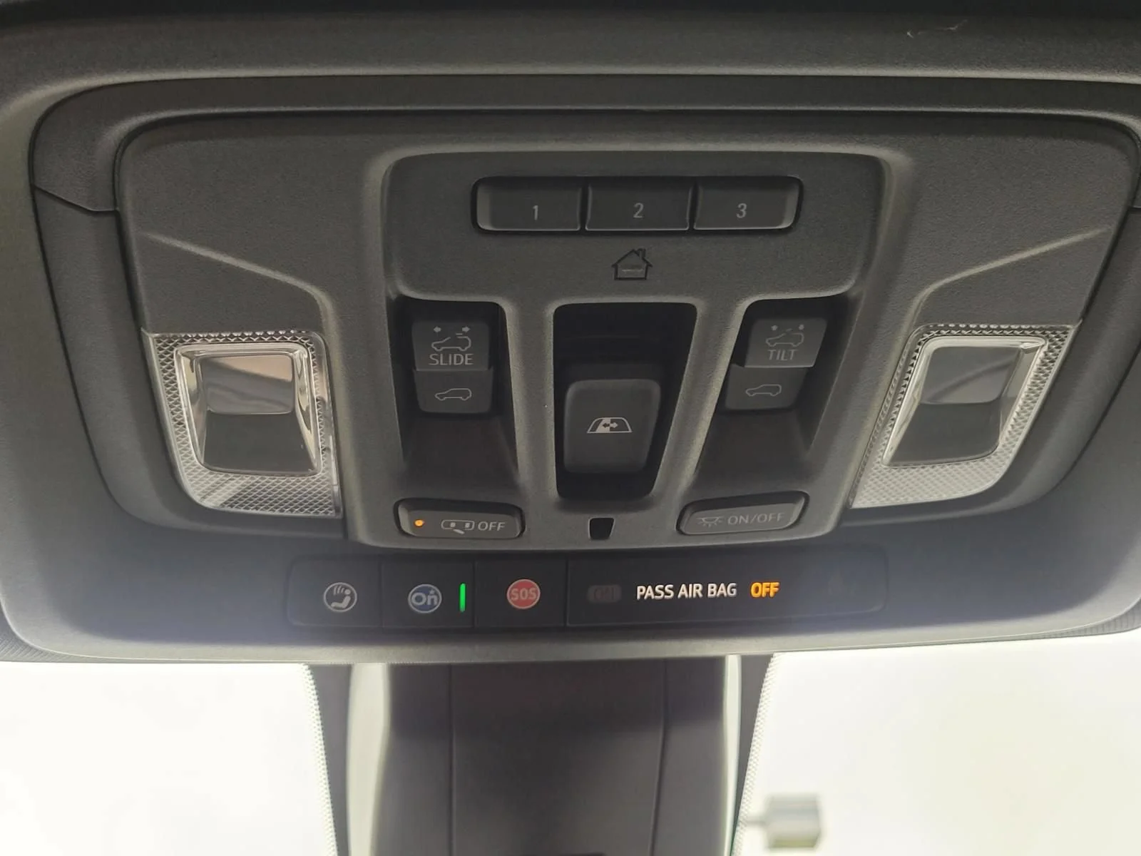 Used 2022 Silver Ice Metallic Chevrolet High Country image 31
