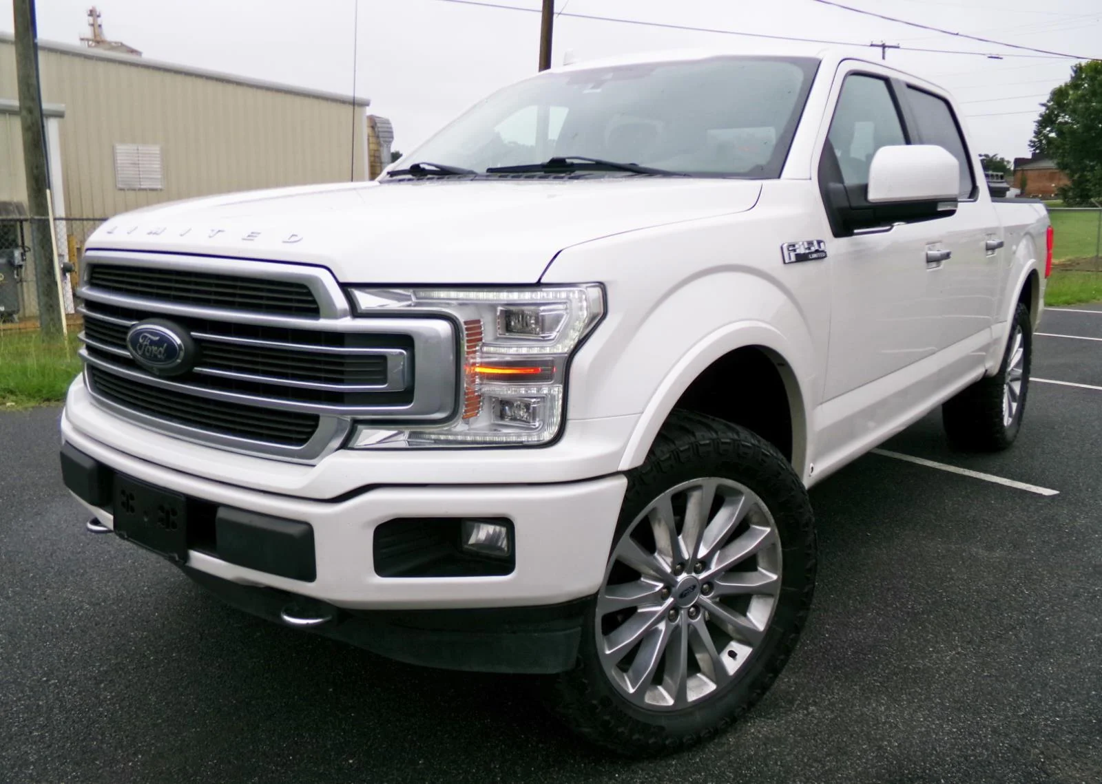 Used 2019 White Platinum Metallic Tri-Coat FORD  image 1