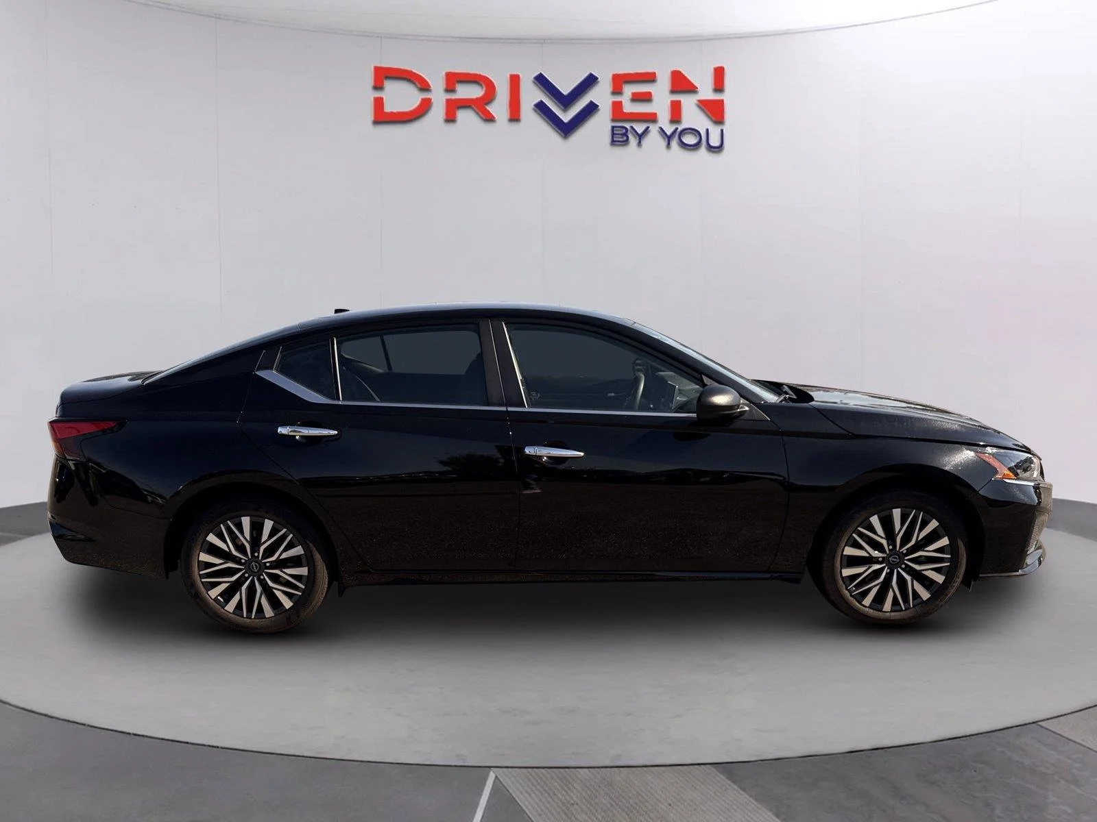 Used 2025 Super Black Nissan SV image 2