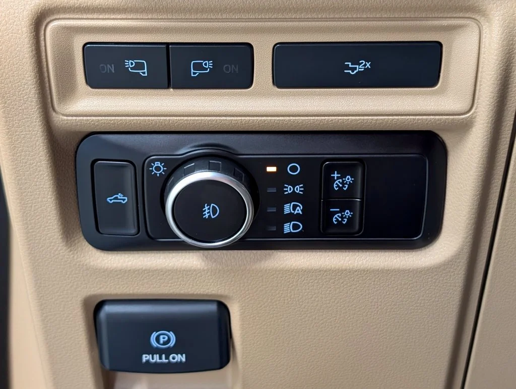 Certified Used 2023 Avalanche Ford XLT image 14