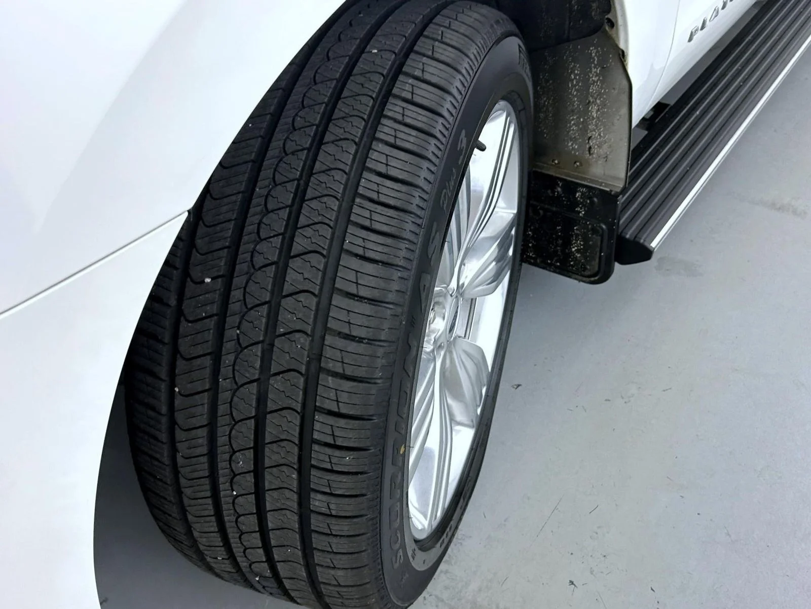 Used 2024 White Ford Platinum image 27