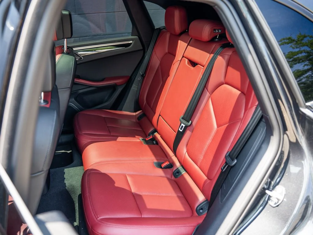 Used 2023  Porsche S image 18