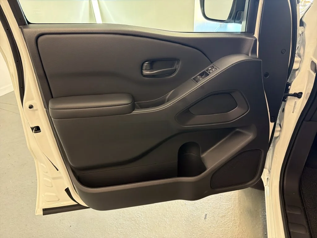 New 2027 Glacier White Nissan King Cab® S image 11