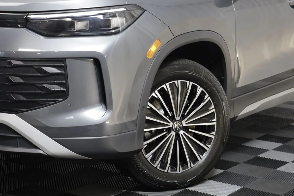 New 2026 Platinum Gray Volkswagen 2.0T S image 4