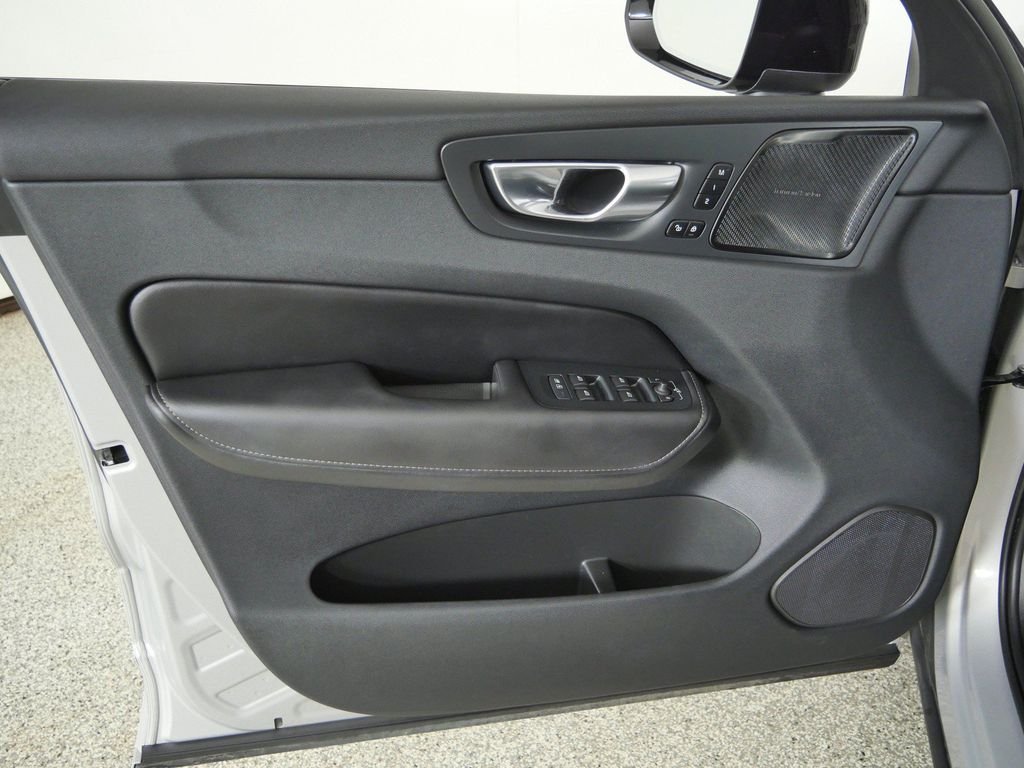 Used 2023 Silver Volvo Ultimate image 33