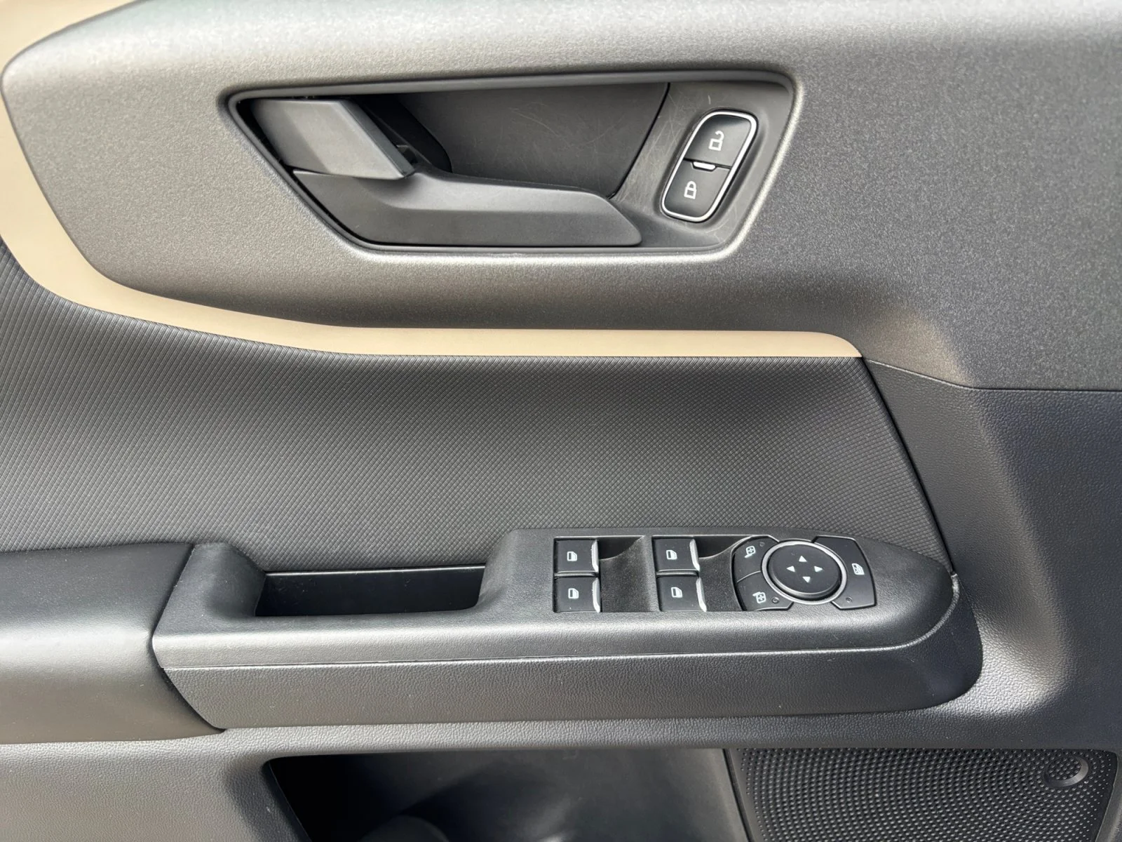 Used 2025  Ford Big Bend image 11