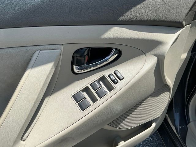 Used 2011 Gray Toyota LE image 20