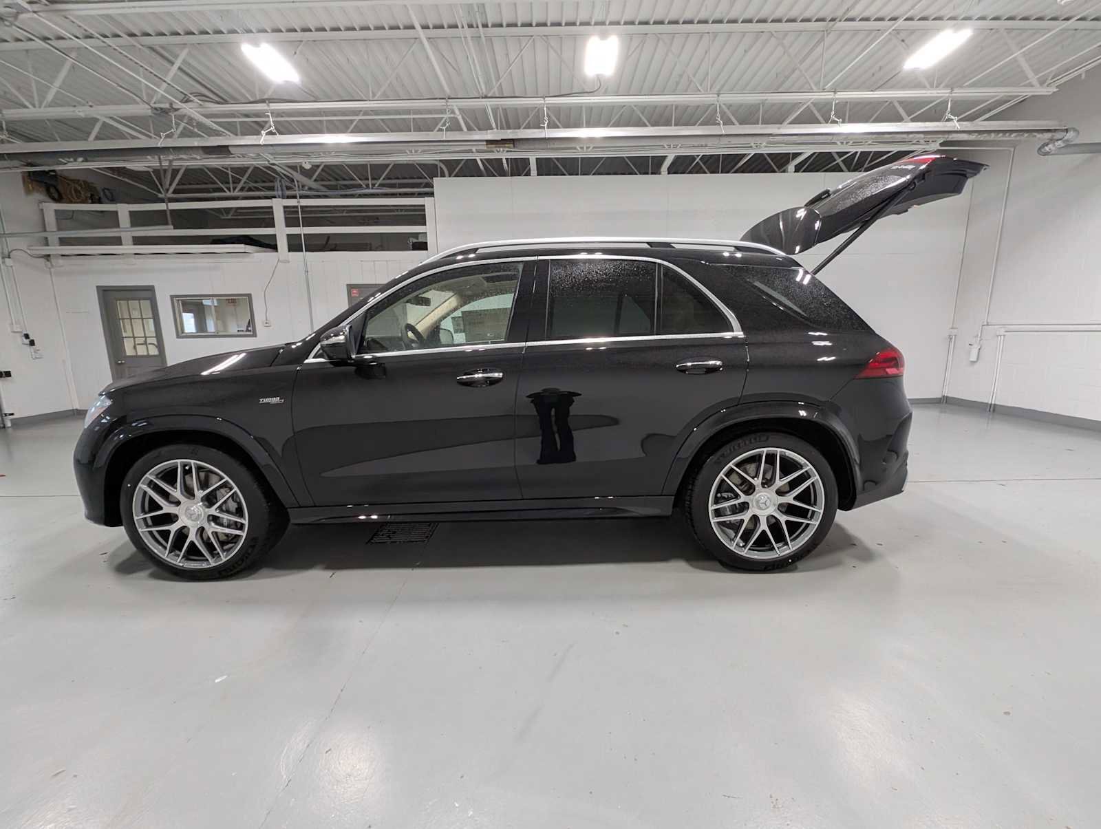 2026 Mercedes-Benz GLE AMG GLE 53 - Photo 10