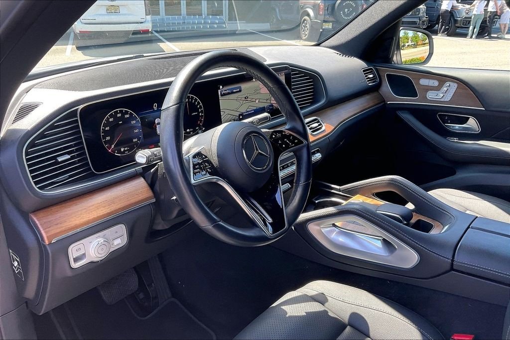Certified Used 2025 Black Mercedes-Benz GLE 450e image 8