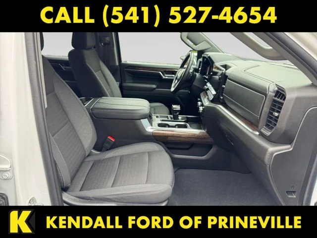 Used 2024 White GMC Elevation image 16