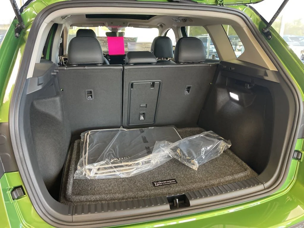 New 2026 Bright Moss Green Metallic Volkswagen 1.5T SE Black image 11