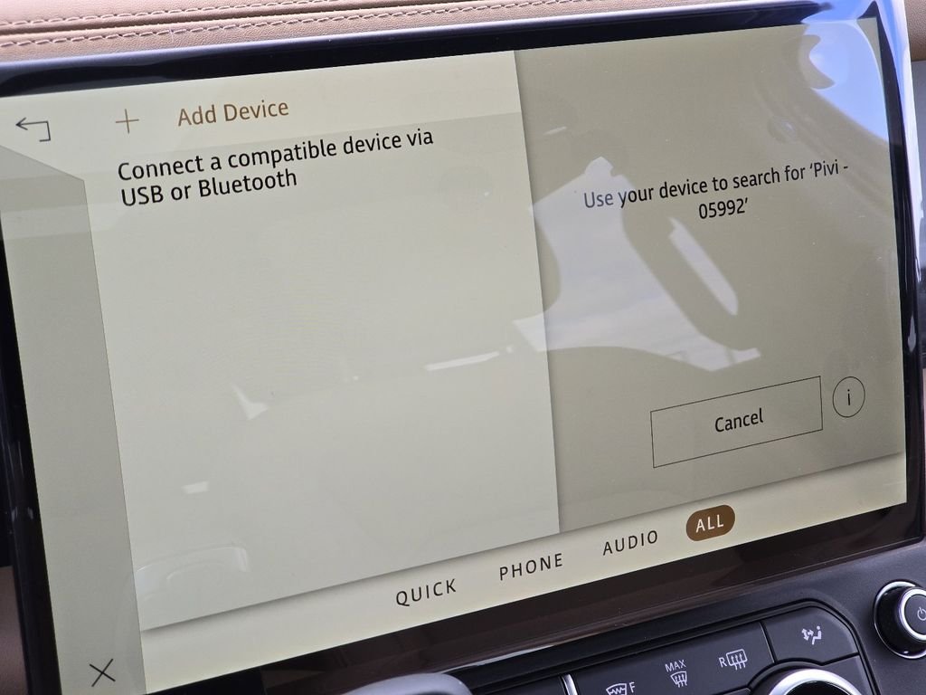 New 2026 Sedona Red Land Rover X-Dynamic se image 6