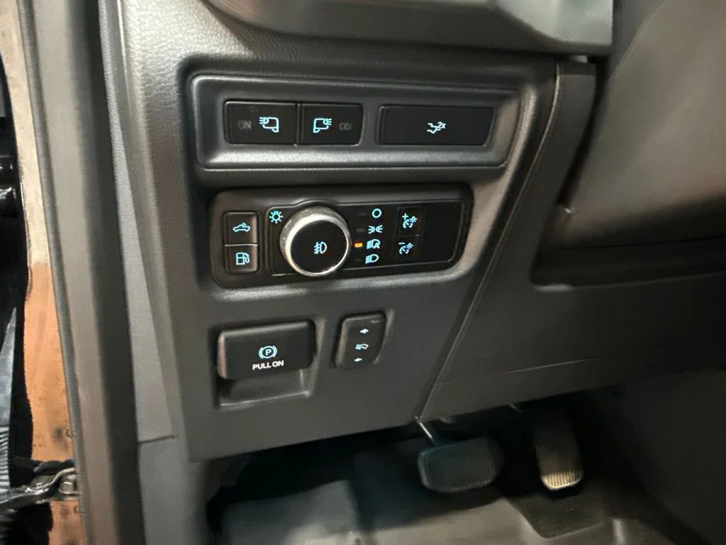 Used 2023 Black Ford Lariat image 25