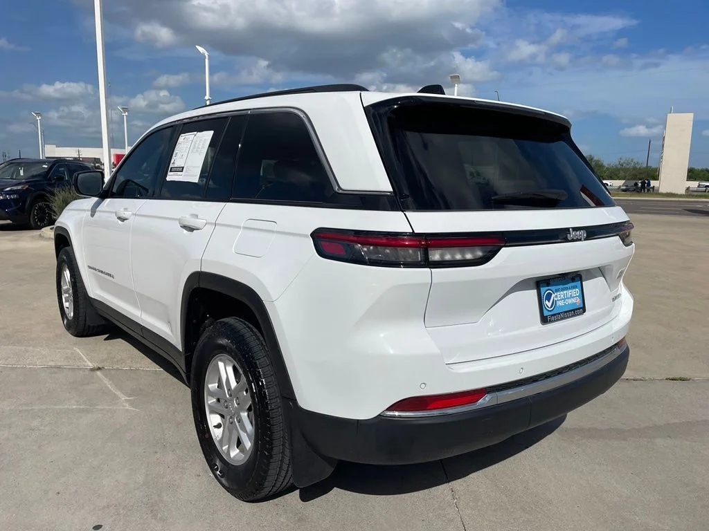 Used 2025 White Jeep Laredo image 6