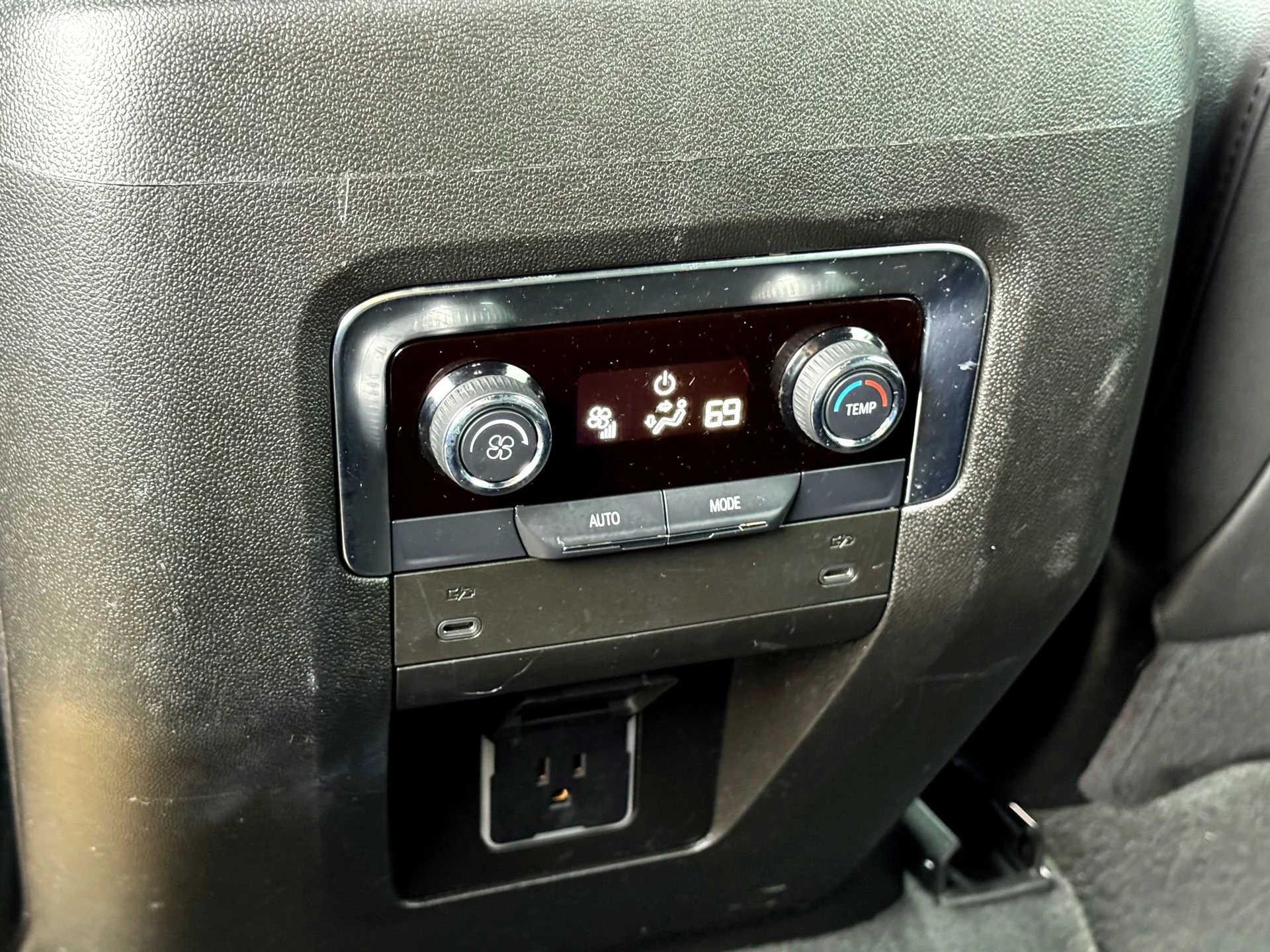 Used 2025 Black Chevrolet Z71 image 21