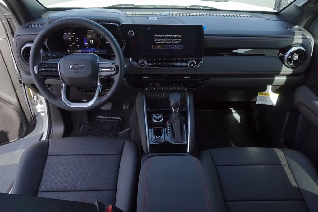 2025 Chevrolet Colorado Z71 - Photo 23