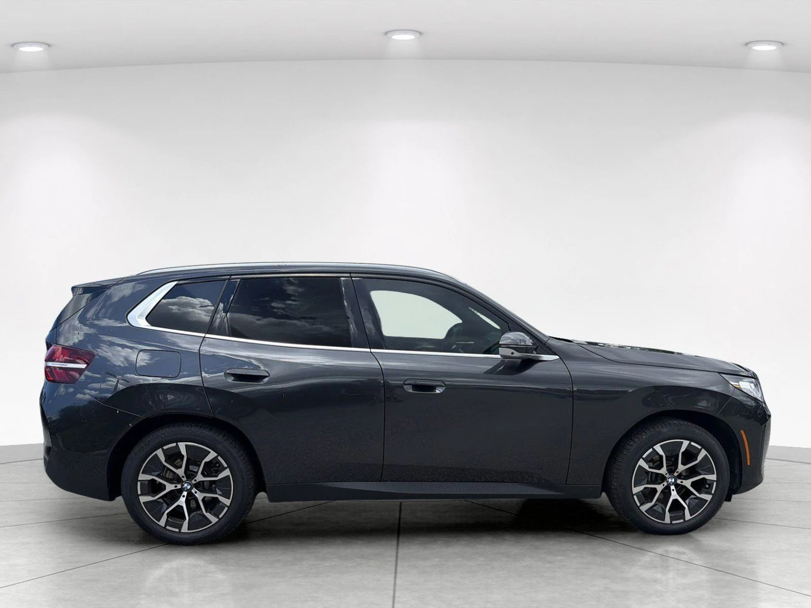 New 2026 Dark Graphite Metallic BMW 30 xDrive image 3