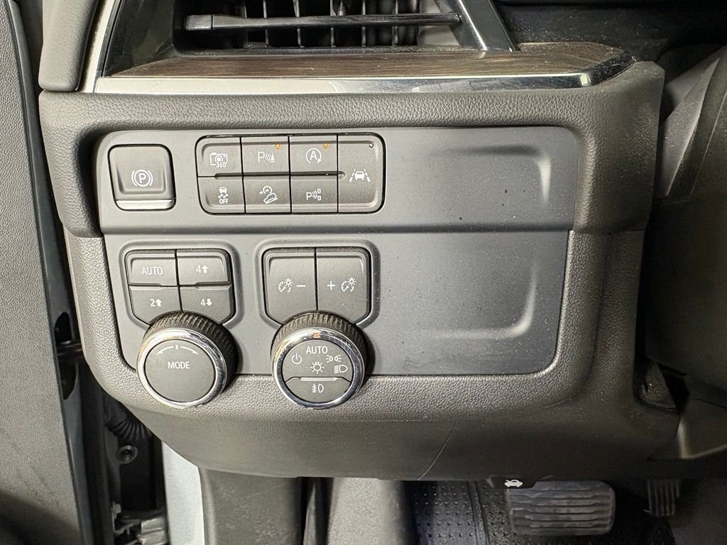 Used 2026 Gray Chevrolet Z71 image 27