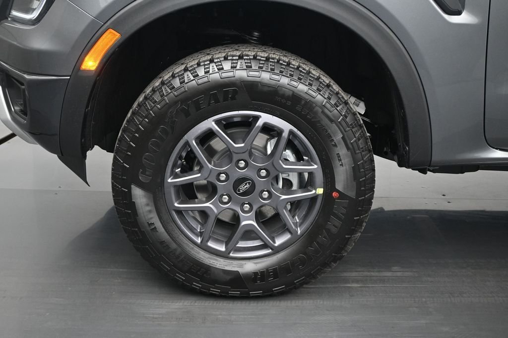New 2026 Carbonized Gray Metallic Ford XLT image 20