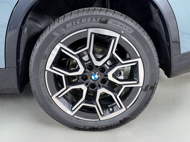 New 2026 Green Metallic BMW xDrive28i image 30