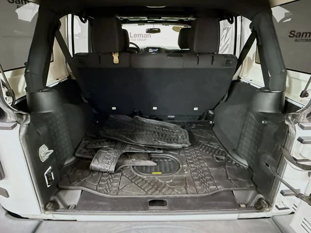 Used 2018 White Jeep Unlimited Sahara image 26