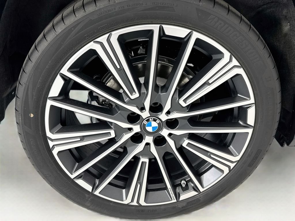 New 2026 Green Metallic BMW xDrive28i image 32