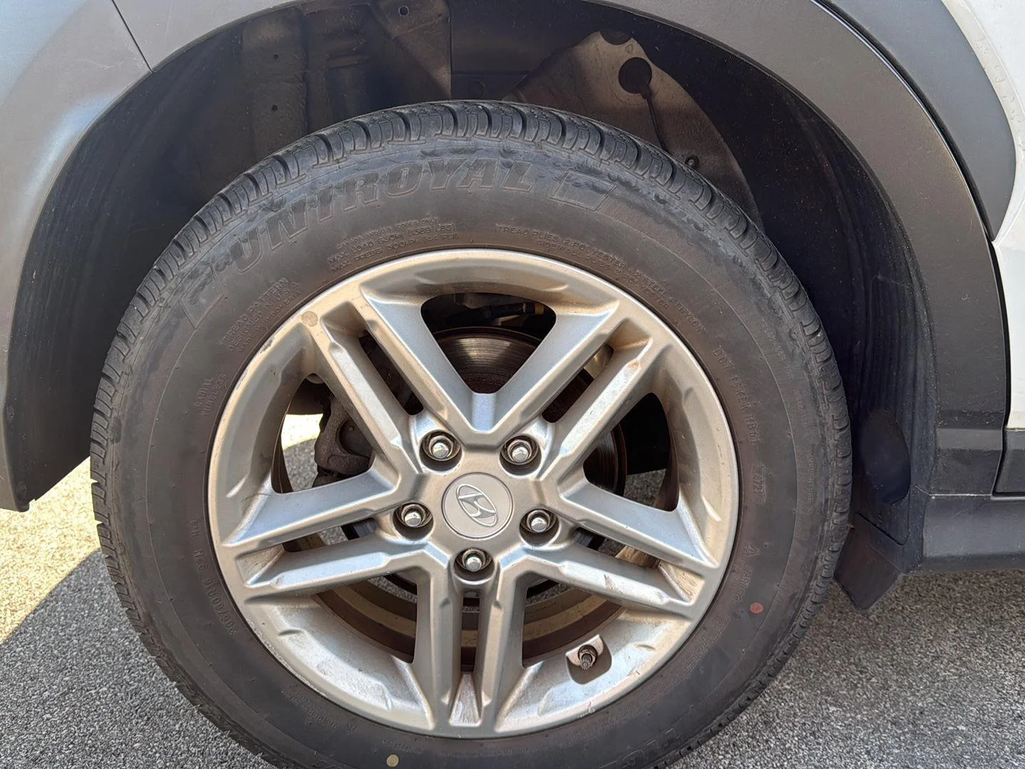 Used 2019  HYUNDAI SUV image 13