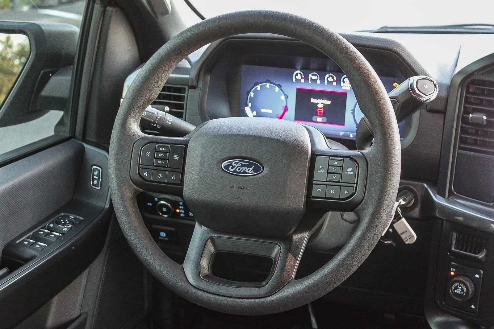 2025 Ford F-150 STX - Photo 17