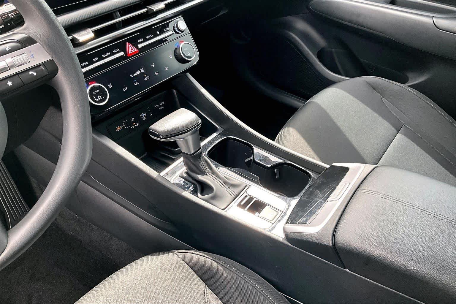 Used 2025 Rockwood Green Hyundai SEL image 16